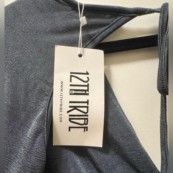 12th Tribe Crop top - Picture 2 of 3